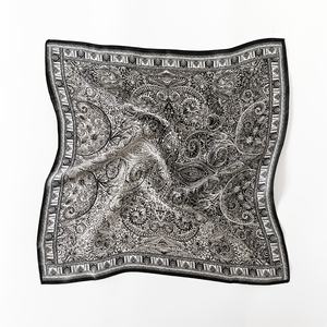 Nuevo Pañuelo Hijab de Seda Brillante con Efecto Arrugado, Chal de Crepé con Purpurina, Estampado Floral Cuadrado Multifuncional Personalizado para Primavera - Product Image 1