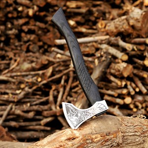 Hacha Vikinga Industrial de Acero al Carbono Forjada a Mano, Mango Tallado a Mano OEM Personalizado, Hacha con Barba, Funda de Cuero, para Camping y Bushcraft - Product Image 1