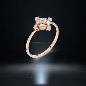 Precioso anillo de piedras preciosas de oro de 10 quilates con acabado hecho a mano Diseño de corte ovalado para fiestas o ropa informal - Product Image 1