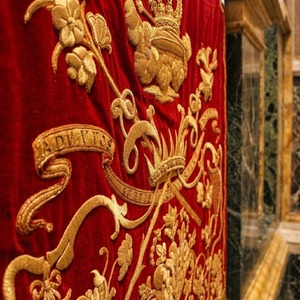 Custom Red Velvet Sew-On 3D Embroidered Religious <b>Banner</b> Crown and Harp Gold Christian Procession <b>Banner</b> - Product Image 5