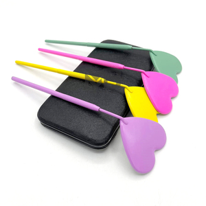 MAGMA BEAUTY Espejo de Maquillaje de Acero Inoxidable, Diseño Innovador, Resistente al Agua, Ecológico, con Forma de Corazón, Herramienta para Artistas de Extensiones de Pestañas - Product Image 1