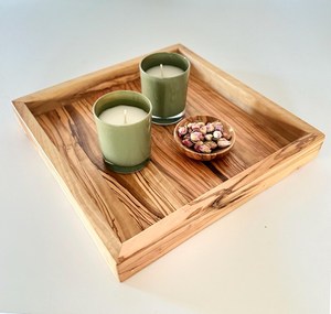Bandeja Cuadrada para Servir de Madera de Olivo 30×30×4 cm |   Bandeja de Cocina Rústica Hecha a Mano |   Regalo Sostenible - Product Image 2
