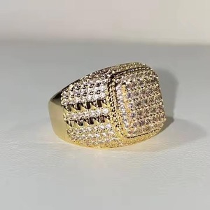 Anillo de Moissanita Premium Estilo Hip Hop, Anillo Unisex Brillante para Uso Diario y Ocasiones Especiales, de la India, para Bodas - Product Image 1