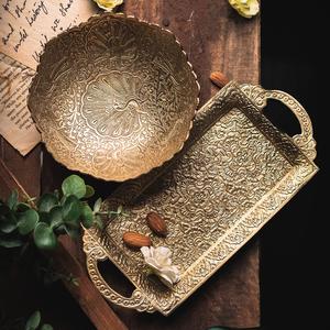 Service de table traditionnel de luxe en aluminium |   Assiettes et bols gravés à la main avec motifs floraux, portables et résistants au four - Product Image 6