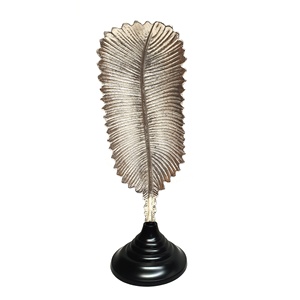 Escultura de hoja fundida de aluminio de gran tamaño con base negra niquelada Escultura decorativa única con impresión de logotipo personalizado - Product Image 1