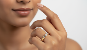 Bague à trois pierres en or 10 carats faite à la main, conception personnalisée, diamant VVS1 cultivé en laboratoire, alliance d'anniversaire, fournisseur de bijoux classiques - Product Image 4