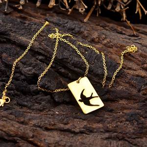 Collier élégant avec pendentif rectangulaire en forme de cheval en or pour hommes et femmes |   Bijoux de mode minimalistes avec breloques animales - Product Image 3