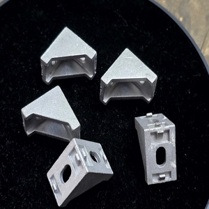 Soporte de esquina en forma de L de aluminio fundido con oxidación plateada 2020, soporte de ángulo recto con canal exterior de ranura en T - Product Image 6