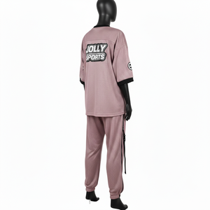 Conjunto de pantalón y camiseta de malla de poliéster premium GSM para mujer, transpirable, rosa y negro, con logo termotransferible. Conjuntos de pantalón y camiseta de malla para mujer. - Product Image 5