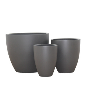 Ensemble de pots à fleurs en béton gris, modernes, minimalistes et écologiques, avec trous de drainage pour la décoration de jardin extérieur - Product Image 1