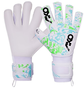 ถุงมือผู้รักษาประตูฟุตบอลมืออาชีพรุ่นใหม่ คุณภาพสูง ผลิตจากยางลาเท็กซ์ ระบายอากาศได้ดี ปรับขนาดได้ กันลื่น พร้อมสกรีนโลโก้ตามสั่ง โดย Ako - Product Image 1