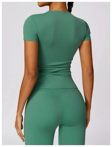 Camiseta Deportiva de Punto para Mujer, Color Morado Sólido, Corte Recortado, Manga Corta, Cuello Redondo, Ajuste Delgado, Secado Rápido, Venta al por Mayor OEM, Top de Moda Urbana - Product Image 6