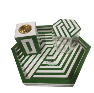 ชุดเตาเผาเครื่องหอมอินเดียทรงหกเหลี่ยมสีเขียวขาวทำจากเรซิ่นยี่ห้อ ZAMZAM IMPEX พร้อมที่วางเครื่องหอมแบบอาหรับ ตกแต่งสวยงาม ทนทาน เป็นมิตรกับสิ่งแวดล้อม - Product Image 1