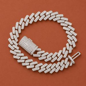 Bracelet de luxe en argent 925 avec moissanite, chaîne cubaine, coupe ronde brillante, pour un usage quotidien - Product Image 1