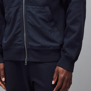 Prix de gros pour les acheteurs en gros : Sweat à capuche pour homme en matière respirante pour un confort optimal, couleur unie avec fermeture éclair, prix abordable, style décontracté. - Product Image 4
