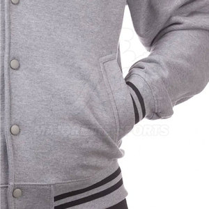 Chaqueta Letterman Urbana Hecha en Pakistán con Tela Suave de Primera Calidad, Corte Informal Relajado, Estilo para Uso Diario - Product Image 6