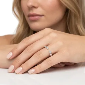 Bague de fiançailles en or blanc avec diamant de laboratoire taille marquise, manchette ouverte, bande ajustable, minimaliste, empilable, classique, pour anniversaire - Product Image 1