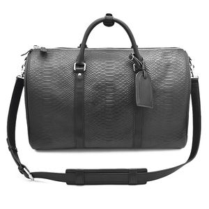 Sac de voyage en cuir de serpent noir, grand format, fait main, design personnalisé, sac de sport, sac de voyage pour une nuit, sac de rangement - Product Image 3