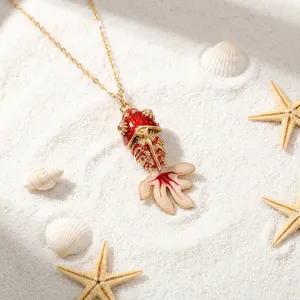 สร้อยคอจี้แฟชั่นสำหรับผู้หญิงเคลือบสีแดง CZ รูปทรงปลาทำมือ ทอง 18k ชุบทองเหลือง รุ่นคลาสสิค ดีไซน์สวยงาม - Product Image 1