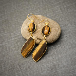 Pendientes de gota de ojo de tigre natural – Chapados en oro de 18 quilates – Joyería elegante de piedras preciosas de estilo bohemio - Product Image 4