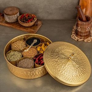Boîte à épices en laiton à prix abordable avec support – Rangement de cuisine pour Masala Dani Dabba et herbes aromatiques - Product Image 5