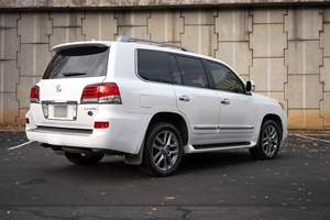 LX 570 V8 Usado - Product Image 2