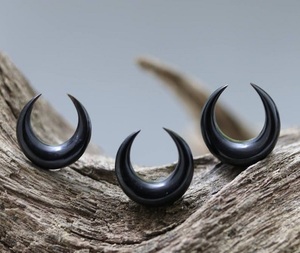 Joyería Artesanal de Cuerno de Búfalo para Mujer, Colgante de Luna de Cuerno de Búfalo, Collar de Luna Creciente de Cuerno de Color Natural para Mujer - Product Image 1