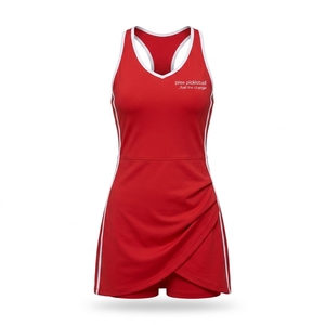 Robe de pickleball athlétique pour femmes, sans manches, col en V, dos nageur, bordure contrastante, design à rayures latérales, jupe style enveloppant avec short intégré - Product Image 1