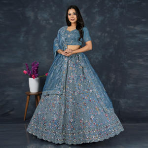 Lehenga Choli de tela twill con bordado floral denso, silueta acampanada estructurada, corte de blusa de diseñador, dupatta suave y drapeada - Product Image 5