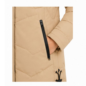 Parka d'hiver haut de gamme pour femme avec capuche à bordure en fausse fourrure et isolation épaisse pour une performance supérieure par temps froid - Product Image 5
