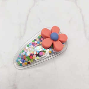 Adorables Pinzas para el Cabello con Flores 3D de Resina, Base Transparente Rellena de Confeti Brillante para Mujeres - Uso Diario, Fiestas, Graduaciones y Otras Ocasiones - Product Image 2