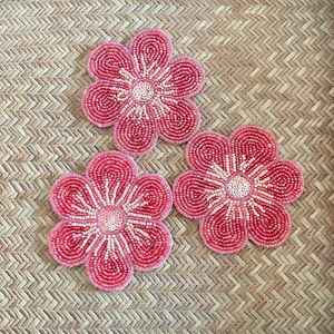 Broche Fleur en Perles de Verre Roses, Épingle Florale Brodé pour Vêtements, Chapeaux, Sacs, Décoration de Vêtements, Bijoux de Mariage pour Femme - Product Image 1
