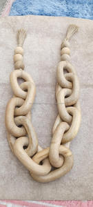 Guirlande décorative en bois, chaîne et perles, sculptée à la main, décoration moderne de style ferme pour table et décoration de la maison - Product Image 2