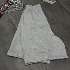 Pantalones Cortos Casuales de Color Gris Sólido para Hombre, Cintura Elástica, con Bolsillos, Estilo Bermuda, Tejido de Algodón Transpirable, Estilo Urbano - Product Image 3