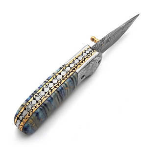 Cuchillo plegable de acero de Damasco de Blade Mark Industries, mango de resina azul, cuchillo de bolsillo para caza, camping y actividades al aire libre, de fábrica. - Product Image 2