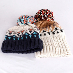 Vente en gros de bonnets en tricot d'hiver de couleur unie avec logo personnalisé, bonne qualité, vêtements d'hiver pour adultes - Product Image 5