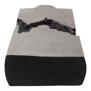 Vase de table artisanal en métal brut, design industriel, motif chauve-souris en relief, finition argentée, texture rustique, décoratif - Product Image 3