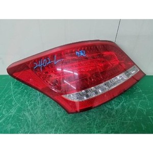 ไฟท้ายมือสองของรถยนต์อีควัส ซ้าย รุ่น 924013N000 - Product Image 1
