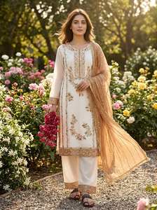 Costume Salwar traditionnel en tissu Gmy Choo de qualité supérieure pour femmes musulmanes adultes, tenue spéciale pour mariage, entièrement coloré et embossé - Product Image 2