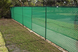 Green Plastic Mesh <b>Fence</b> Extruded With Cutting Service Grass Green Color - Product Image 2