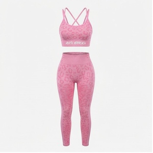 Conjunto de Yoga de 2 Piezas North Approach, Estampado de Leopardo Rosa, Tirantes Cruzados, Leggings de Cintura Alta, Ropa Deportiva Transpirable - Product Image 1