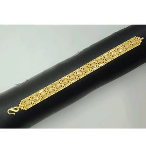 Bracelet pour homme en or jaune 22 carats avec un design de maillons lourdement sculptés, finition haut de gamme, bijoux traditionnels et modernes de luxe pour un usage quotidien - Product Image 1