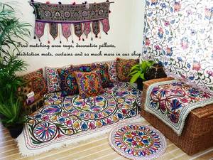 Housse de coussin en brocart indien - Éléphant et paon or Zari, lot de 10 - Product Image 2