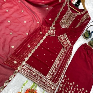 Conjunto de Traje de Georgette con Piel Sintética de Zorro de Diseño Exclusivo y Dupatta a Juego - Hermoso Atuendo Étnico para Fiestas para Mujer - Product Image 4