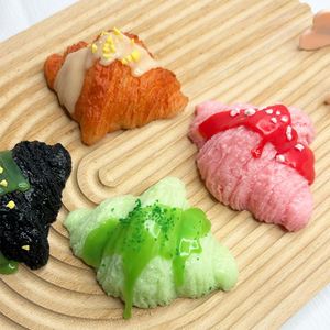 Juguete Blandito de TPR de Alta Calidad con Forma de Croissant, Personalizado al por Mayor, Suave para Niños, Simulación de Pan con Salsa, Novedoso y Divertido - Product Image 3