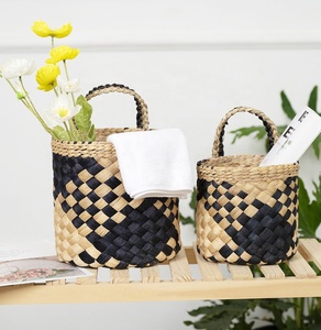 Support de plante en bambou tissé à la main, panier rond pour plantes avec 3 pieds en bois pour la décoration intérieure et extérieure - Product Image 4