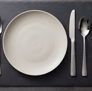 Services de restauration haut de gamme finis en argent, parfaits pour les services de traiteur, les buffets et les mariages. - Product Image 5