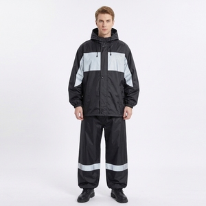 Traje Impermeable Reflectante de Alta Visibilidad al por Mayor con Cinta Ancha y Costuras Selladas Oxford para Exteriores - Product Image 1