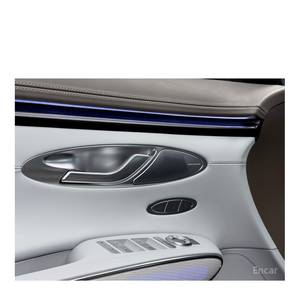 Genesis GV70 2.5T 2024 Gasolina 2WD con 16,000 km, Volante a la Izquierda, Caja de Cambios Automática, Asientos de Cuero, Cámara Trasera - Product Image 6