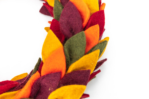 Corona de Hojas de Fieltro y Lana para Puerta - Decoración de Otoño/Acción de Gracias - Product Image 4
